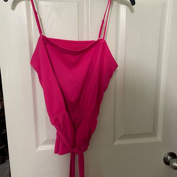 Hot pink tank top with belt - Picture 2 of 2